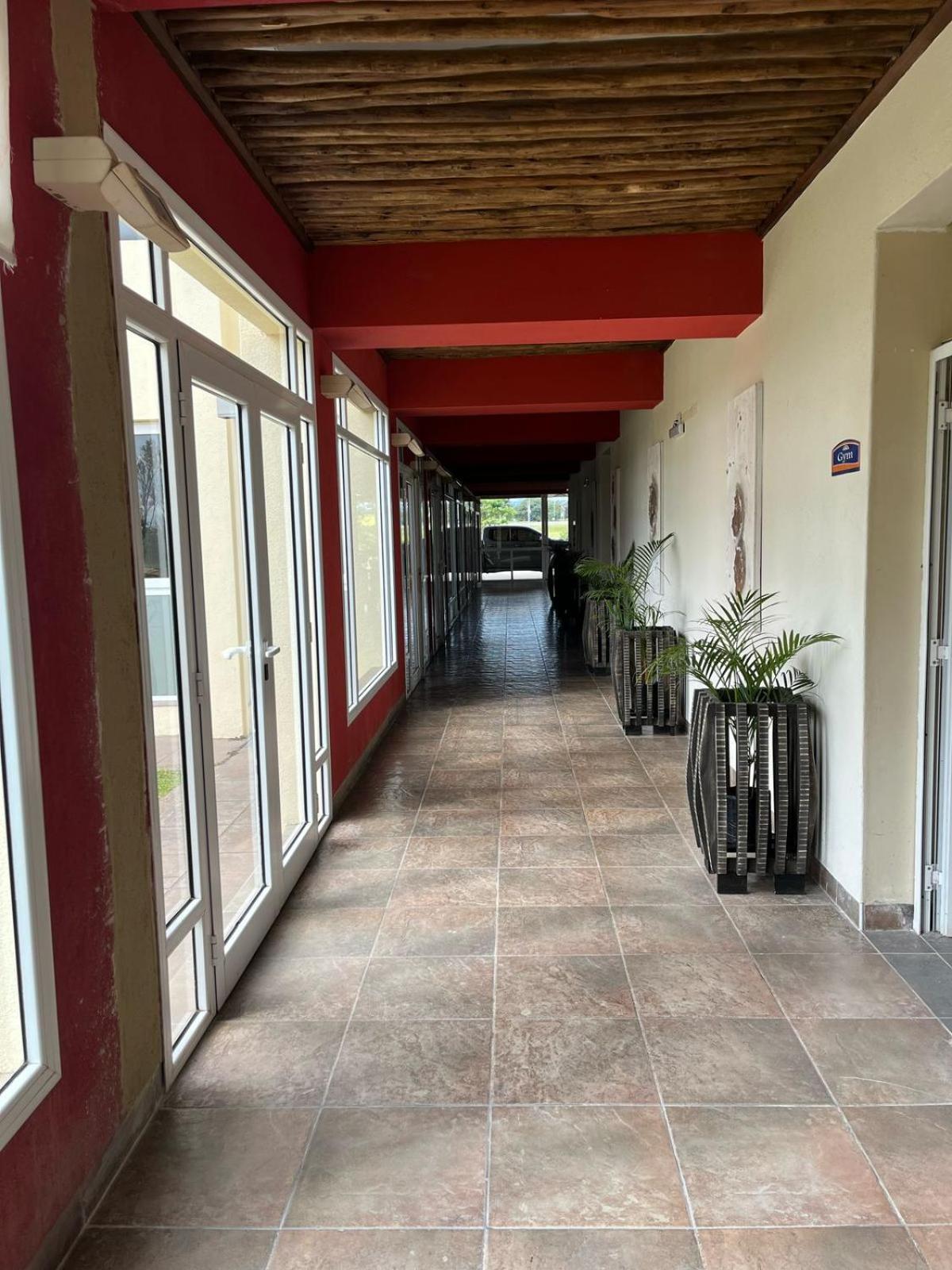 Howard Johnson Inn Rosario de la Frontera Exterior foto